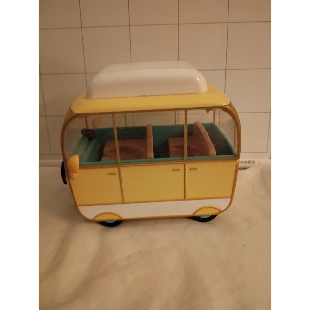 Peppa Pig Yellow Campervan Toy Vehicle Jazwares 95707-03085-CH Rolling Wheels